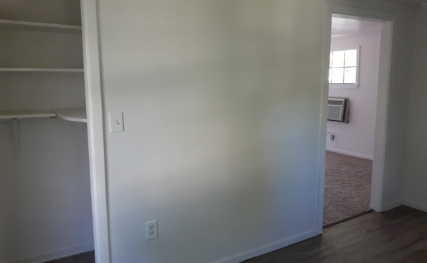 04 Entry into Kitchen 04 Entry into Kitchen